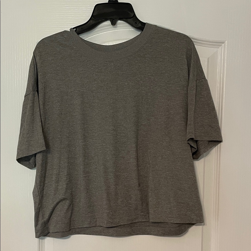 Vuori Gray Heather Patch Logo Tee